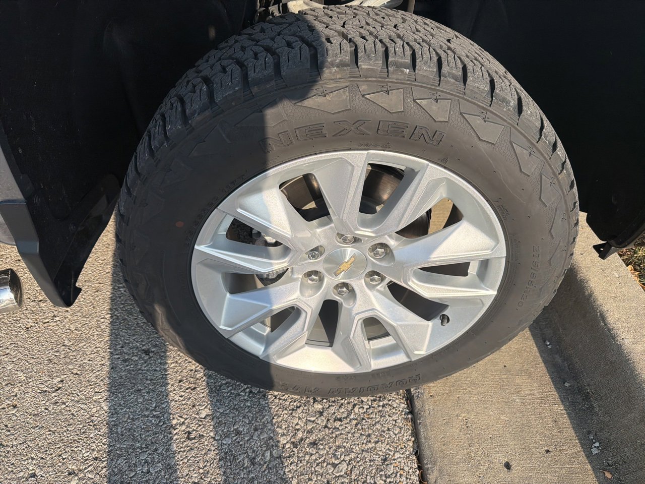 2023 Chevrolet Silverado 1500 Custom Trail Boss photo 3