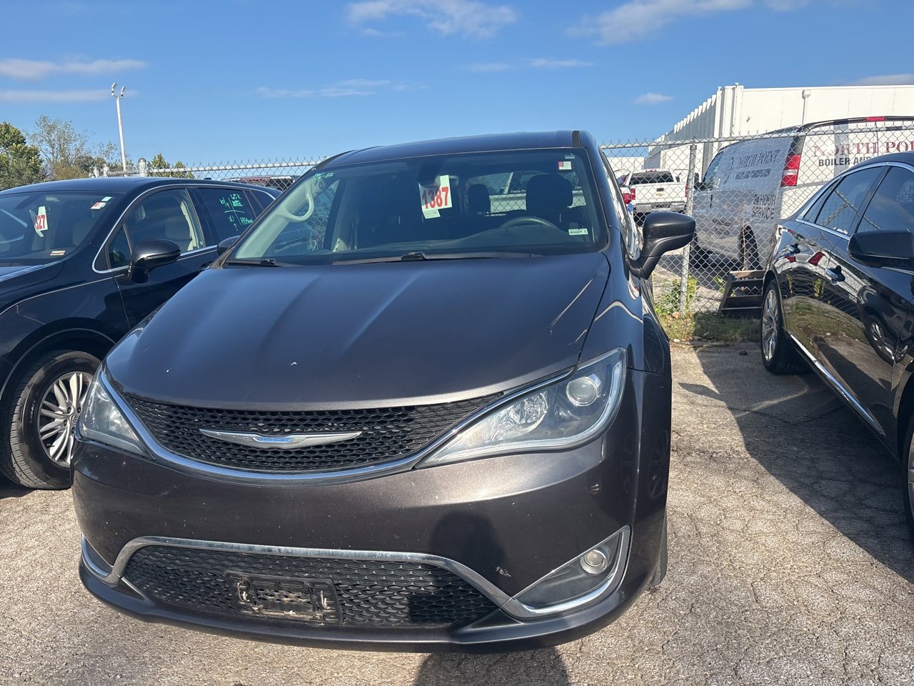 2018 Chrysler Pacifica Touring Plus photo 2