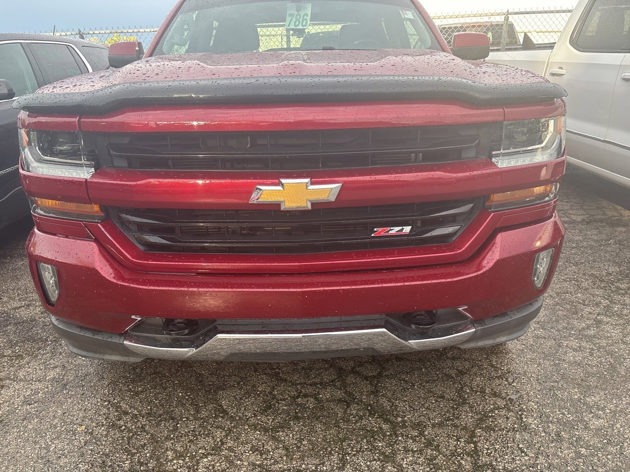 2018 Chevrolet Silverado 1500 LT photo 3