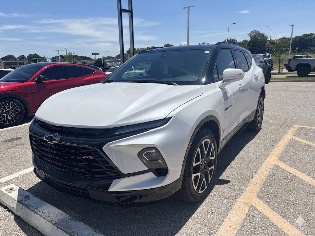 Used 2024 Chevrolet Blazer RS with VIN 3GNKBKRS7RS188564 for sale in Kansas City