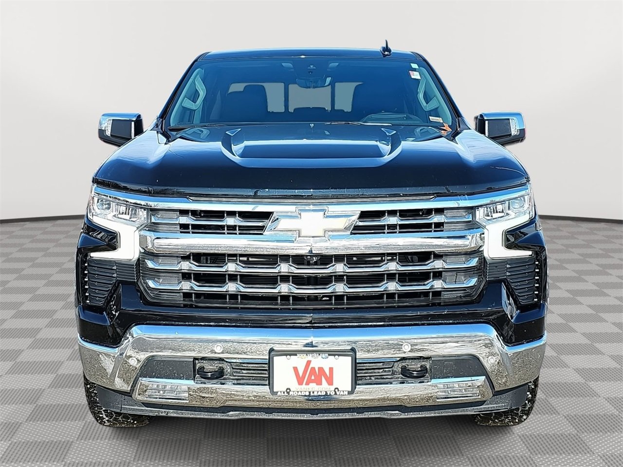 2025 Chevrolet Silverado 1500 LTZ photo 2