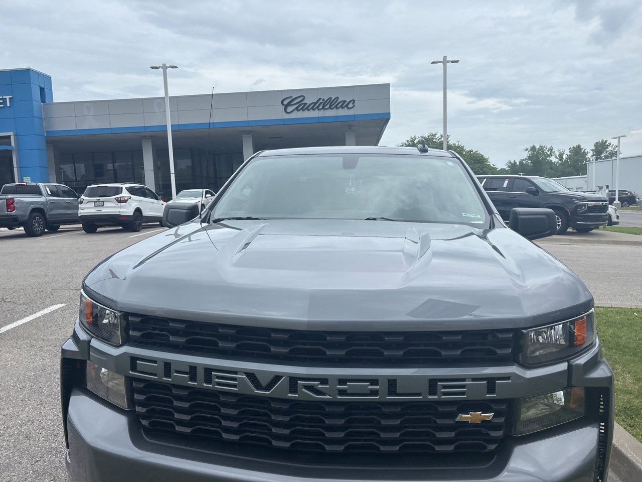 Used 2020 Chevrolet Silverado 1500 Custom with VIN 1GCRYBEH9LZ340368 for sale in Kansas City