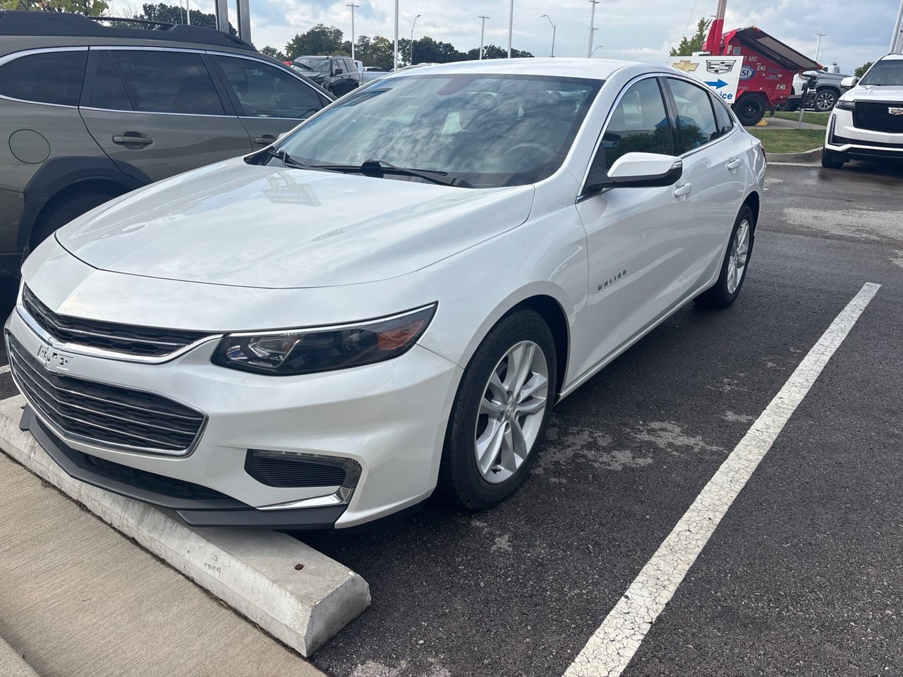 Used 2018 Chevrolet Malibu 1LT with VIN 1G1ZD5ST1JF107811 for sale in Kansas City