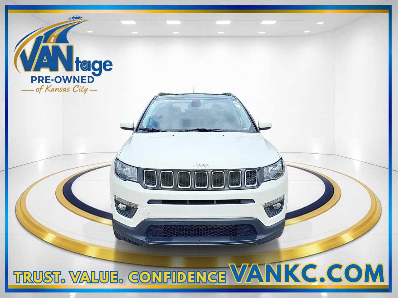 Used 2019 Jeep Compass Latitude with VIN 3C4NJDBB3KT834570 for sale in Kansas City