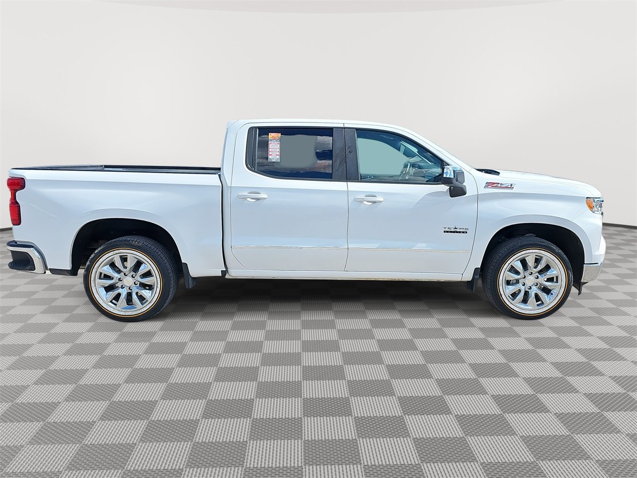 2023 Chevrolet Silverado 1500 LT photo 4