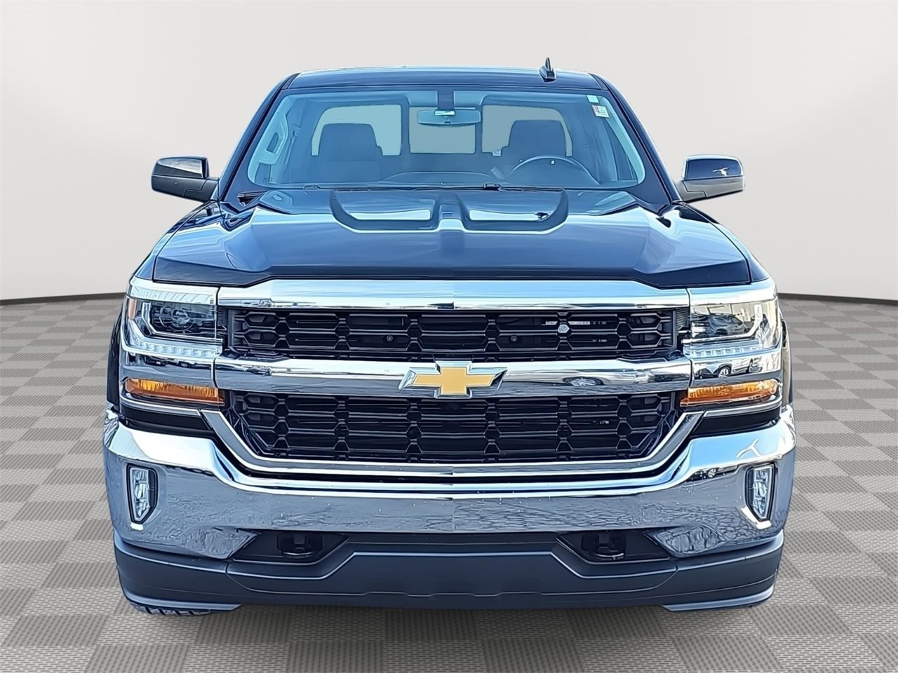 Used 2018 Chevrolet Silverado 1500 LT with VIN 3GCUKREC5JG260717 for sale in Kansas City