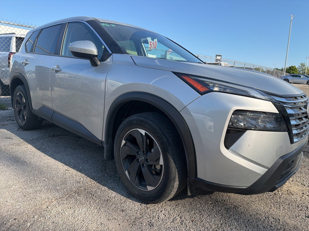 2024 Nissan Rogue SV photo 2