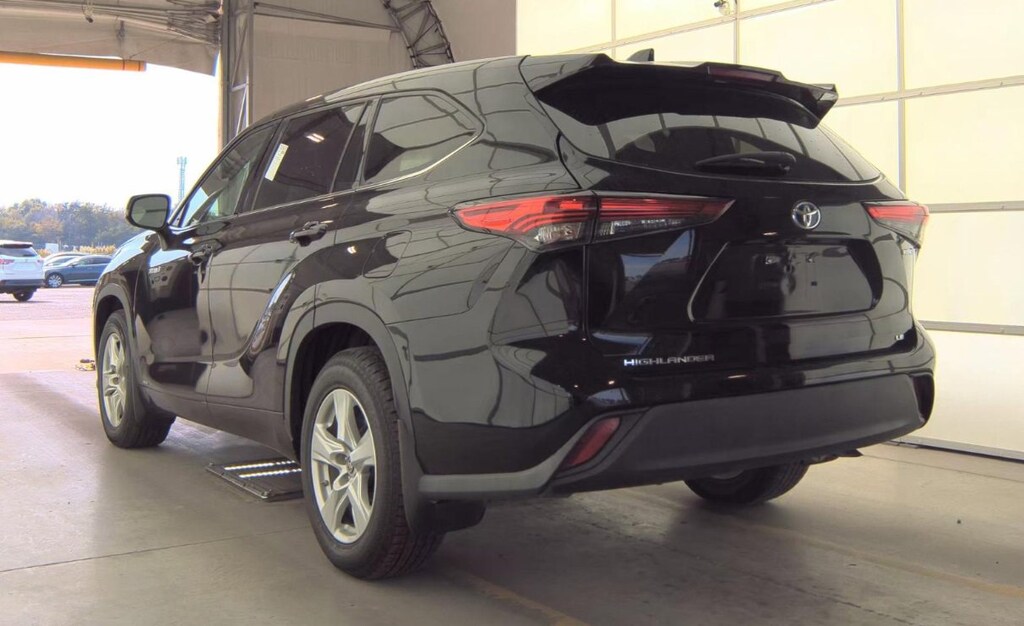 Used 2020 Toyota Highlander Hybrid LE