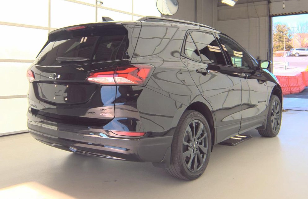 2023 Chevrolet Equinox RS photo 3