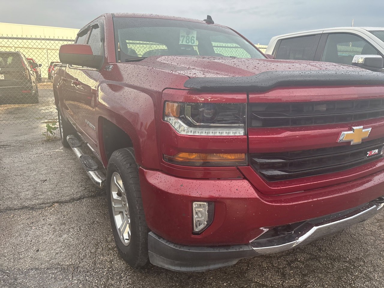 2018 Chevrolet Silverado 1500 LT photo 4