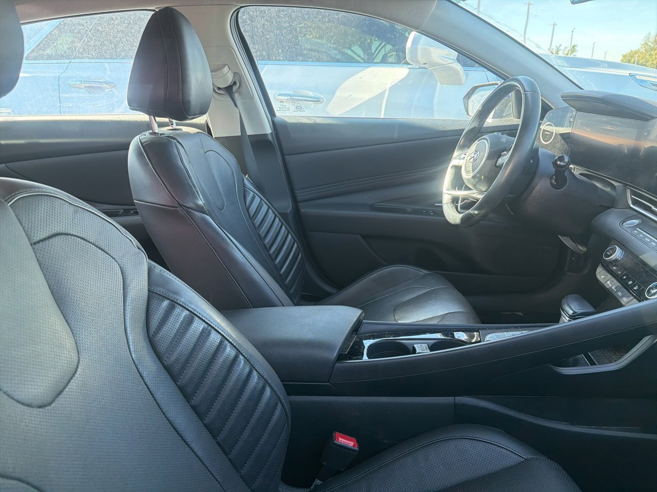 2023 Hyundai Elantra Limited photo 3