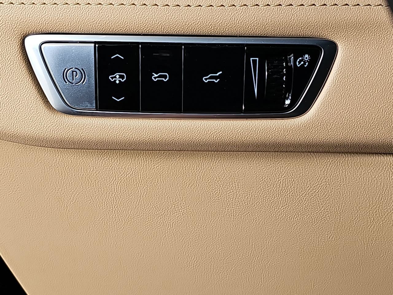 2025 Cadillac Escalade IQ Sport 2 - Photo 27