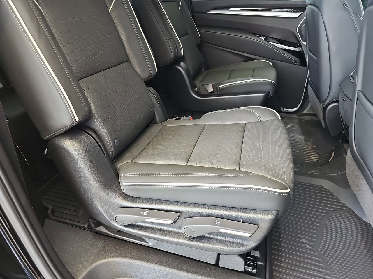 2026 Cadillac Escalade ESV Luxury - Photo 15
