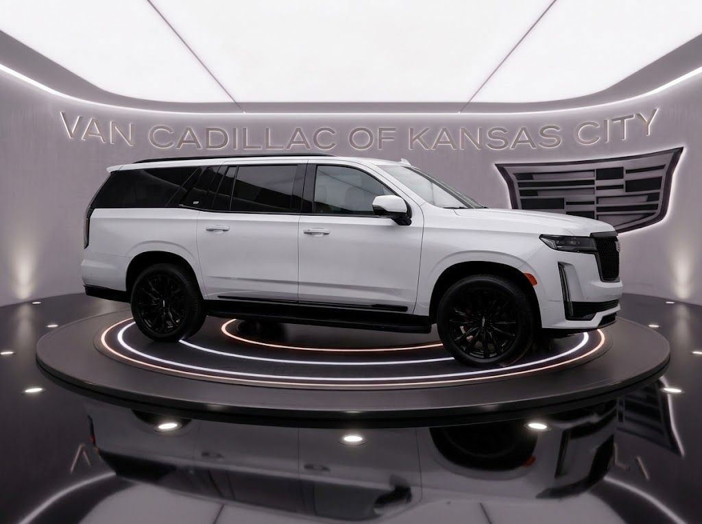 Used 2021 Cadillac Escalade ESV Sport Platinum with VIN 1GYS4RKLXMR485767 for sale in Kansas City