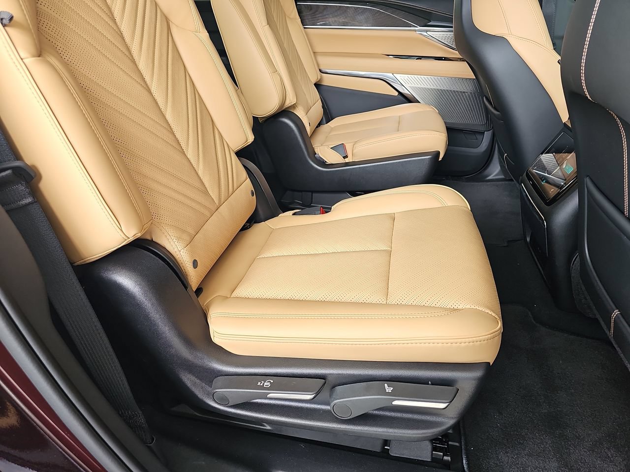 2025 Cadillac Escalade IQ Sport 2 - Photo 15