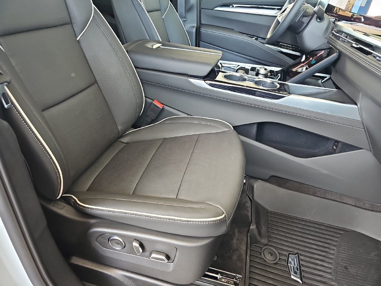 2026 Cadillac Escalade Sport - Photo 9