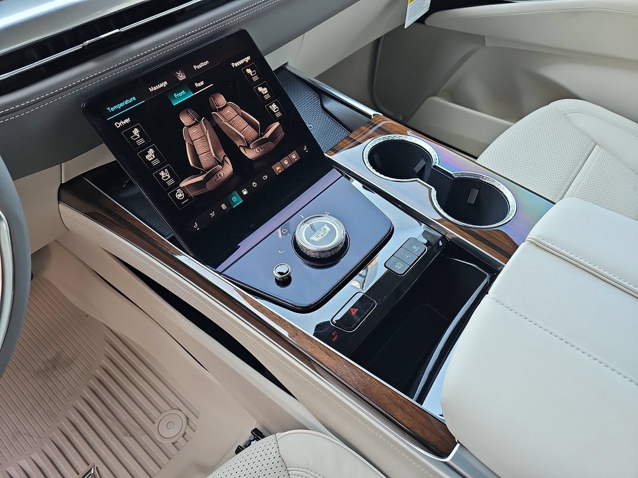 2026 Cadillac Escalade Platinum Sport - Photo 26