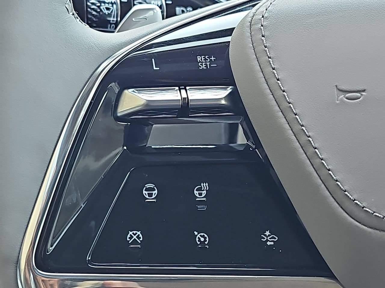 2026 Cadillac Escalade Platinum Sport - Photo 18