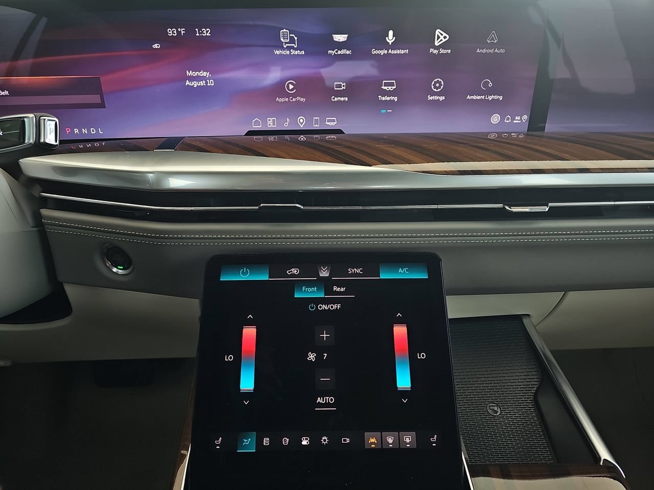 2026 Cadillac Escalade Platinum Sport - Photo 21
