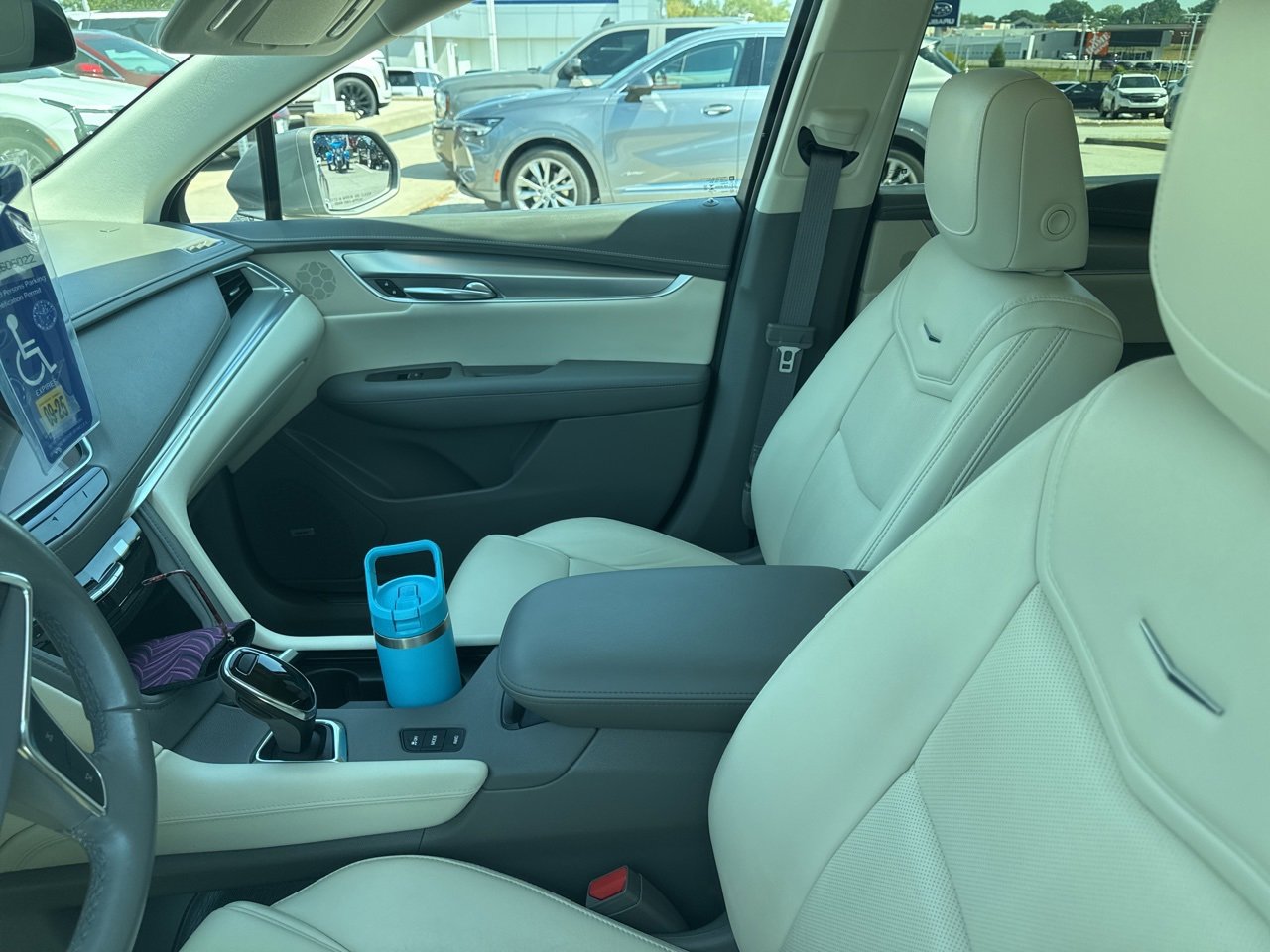 2018 Cadillac XT5 Premium Luxury photo 3