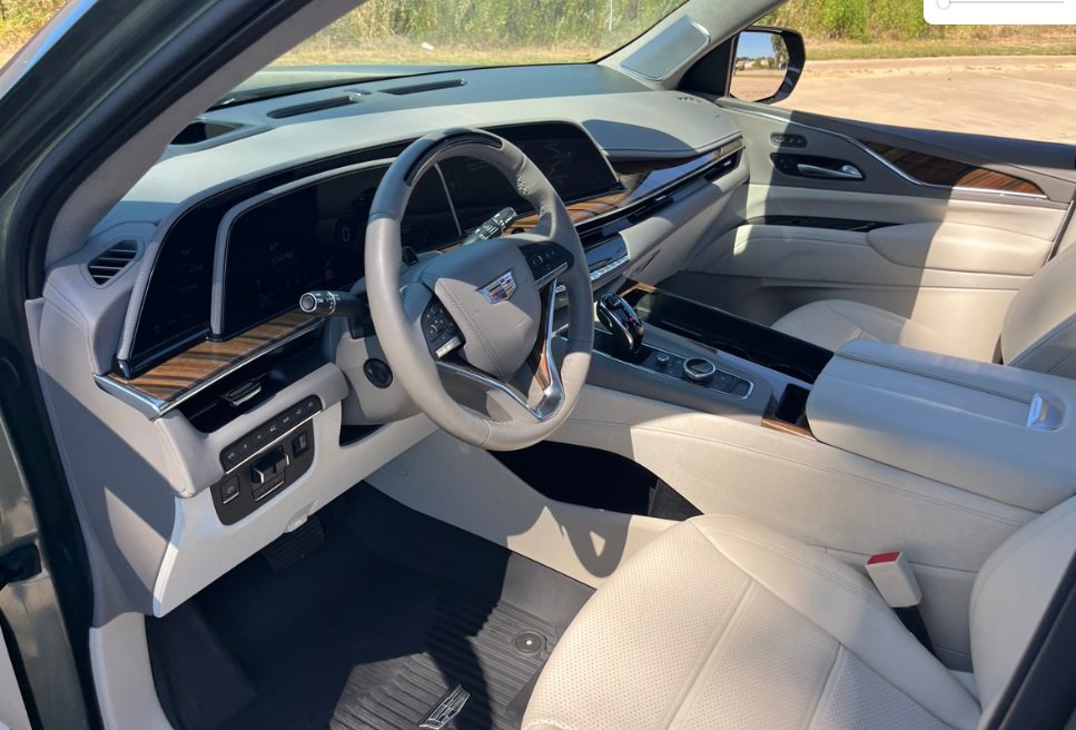 2023 Cadillac Escalade Premium Luxury Platinum photo 2