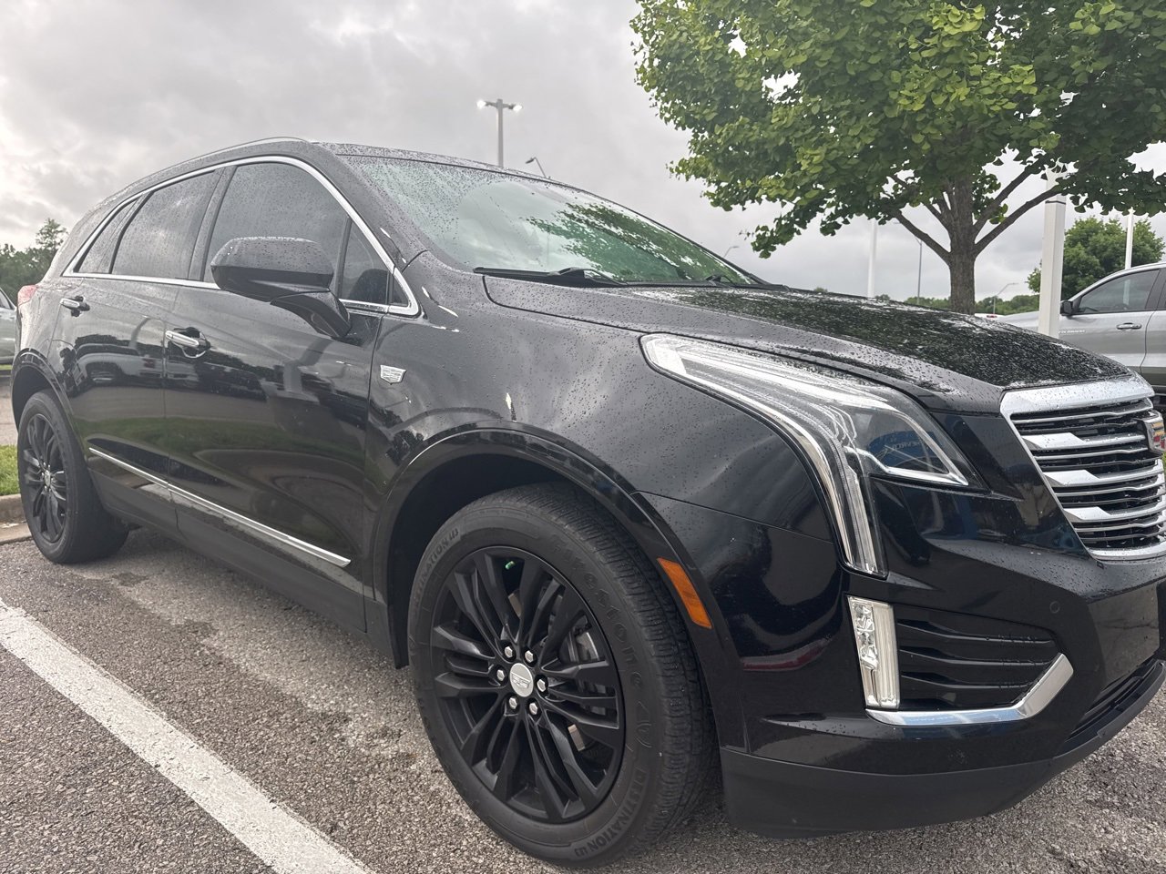 Used 2017 Cadillac XT5 Premium Luxury with VIN 1GYKNCRS1HZ163421 for sale in Kansas City
