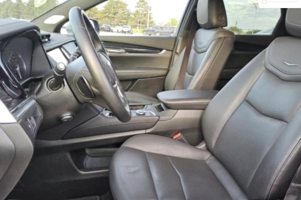 Certified 2025 CADILLAC XT5 Premium Luxury SUV