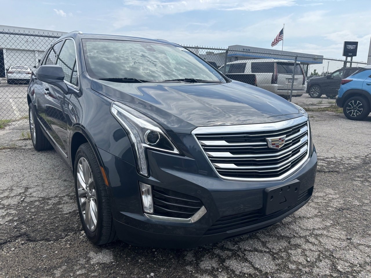 Used 2019 Cadillac XT5 Luxury with VIN 1GYKNDRS6KZ264998 for sale in Kansas City
