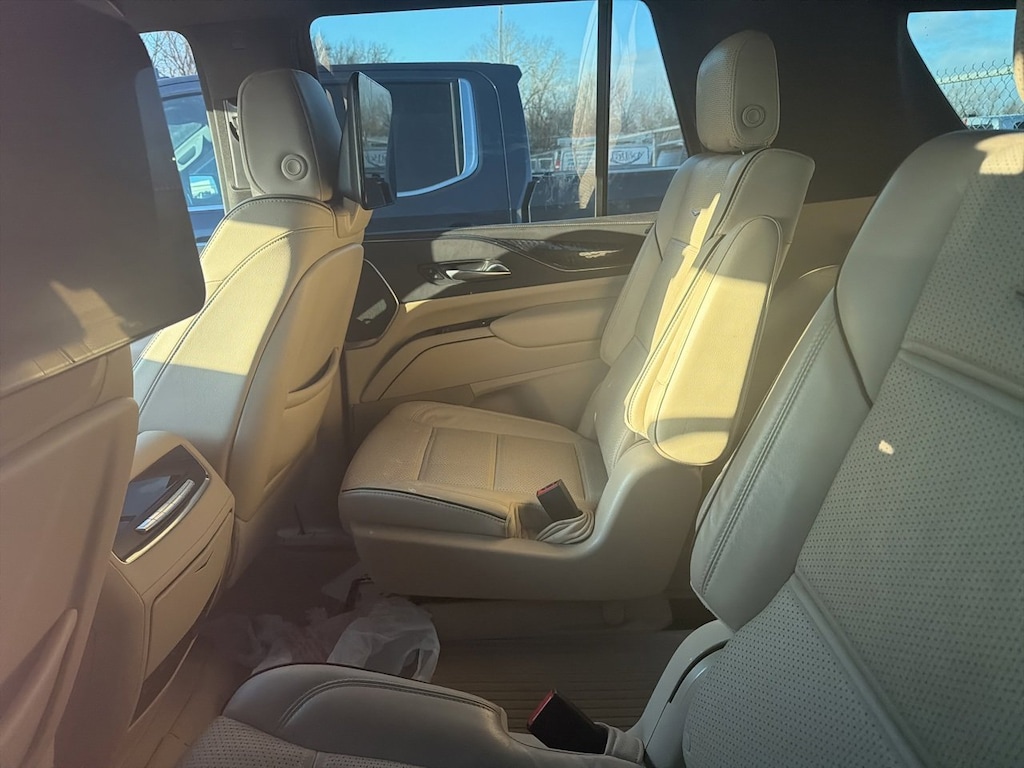 Used 2021 CADILLAC Escalade Premium Luxury 4x4 SUV