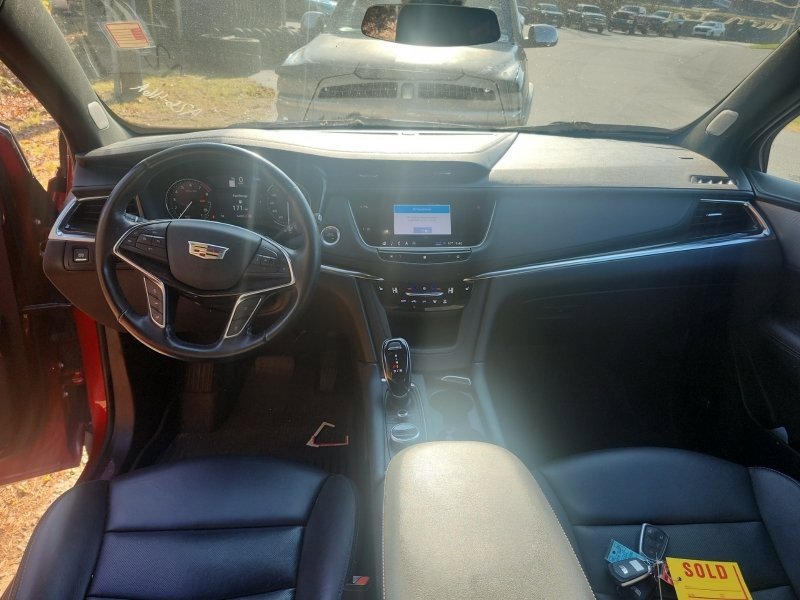 2021 Cadillac XT5 Premium Luxury photo 2