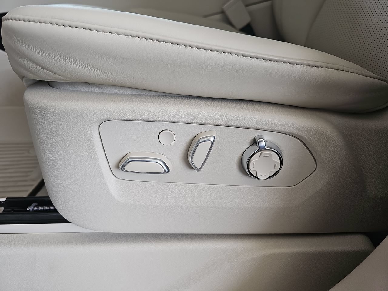 2026 Cadillac Escalade Platinum Sport - Photo 31