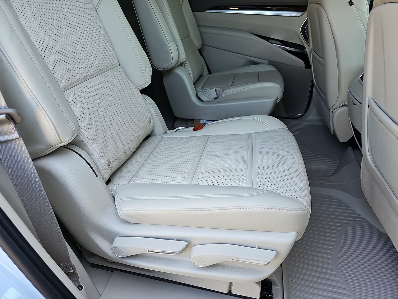 2026 Cadillac Escalade Platinum Sport - Photo 15