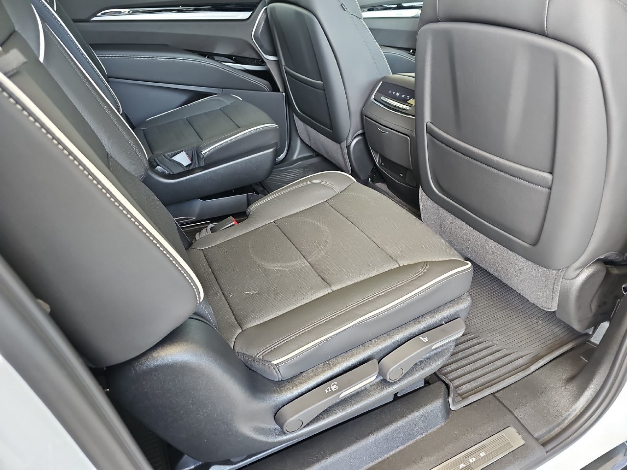 2026 Cadillac Escalade Sport - Photo 10