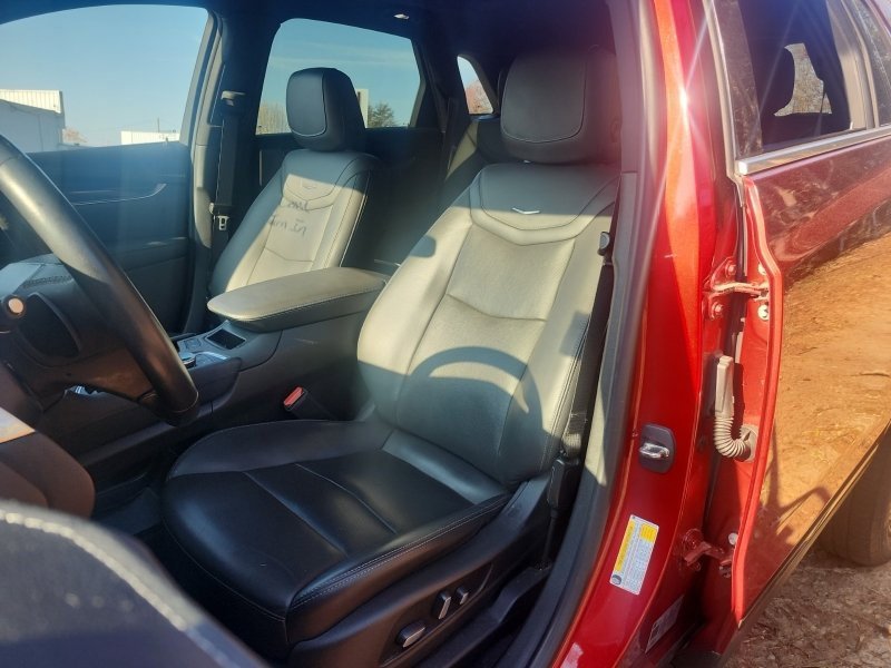 2021 Cadillac XT5 Premium Luxury photo 3