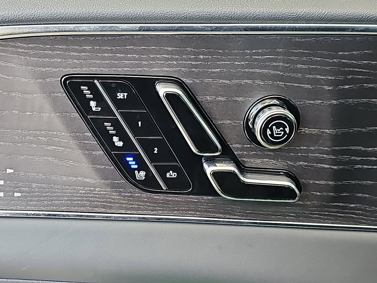 2026 Cadillac LYRIQ V Premium - Photo 29