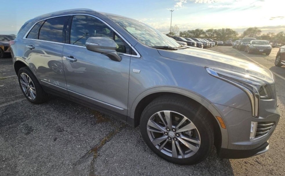 2025 Cadillac XT5 Premium Luxury photo 2