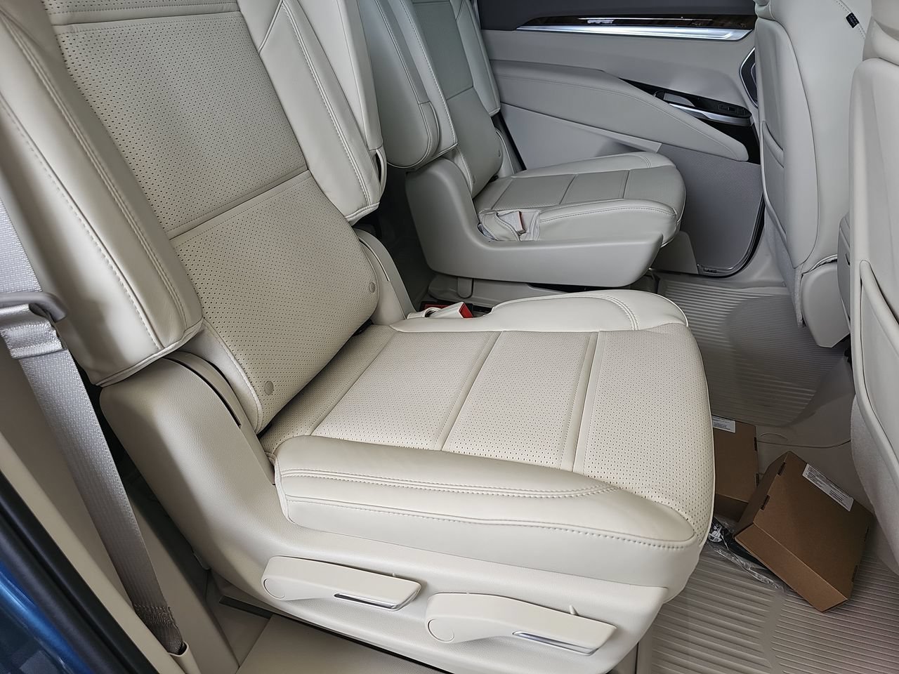 2026 Cadillac Escalade Platinum Sport - Photo 15