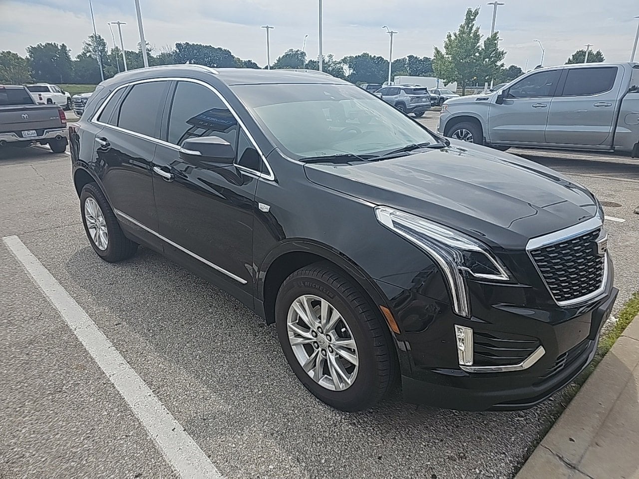 Used 2020 Cadillac XT5 Luxury with VIN 1GYKNAR44LZ167736 for sale in Kansas City