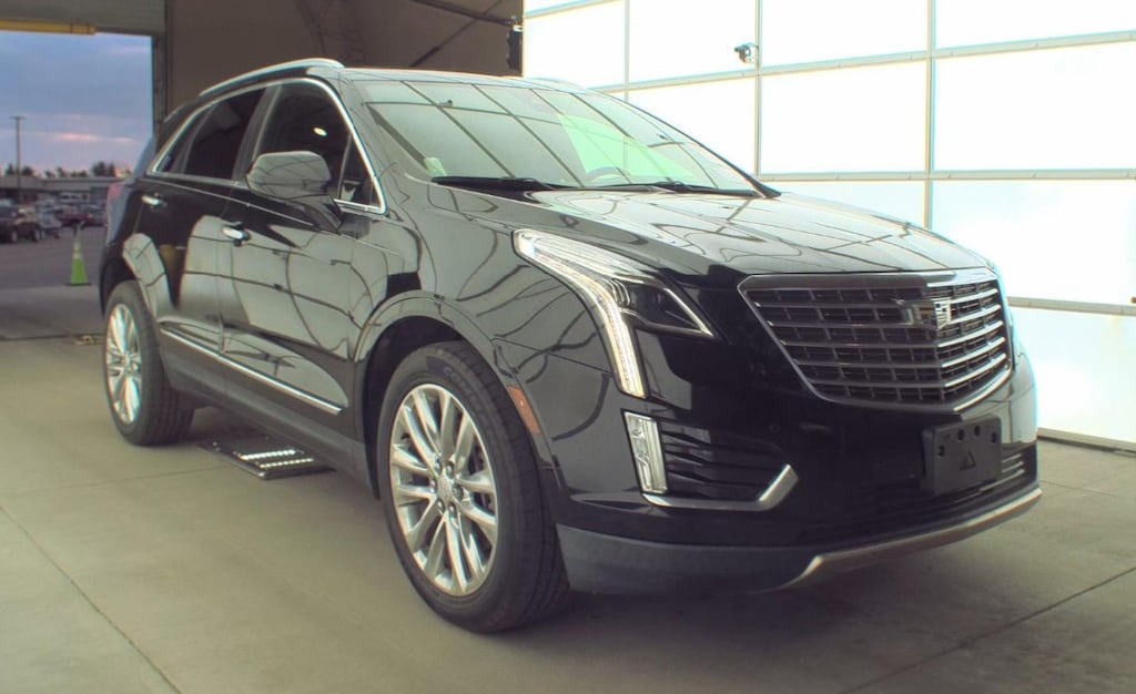 Used 2017 CADILLAC XT5 Platinum SUV