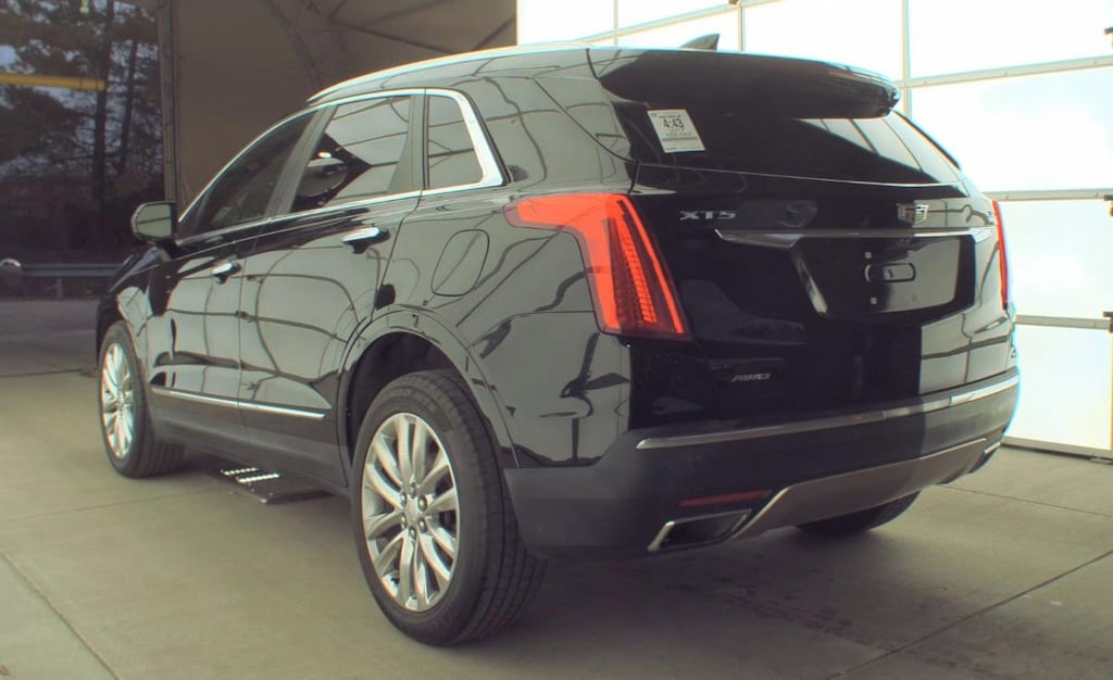 Used 2017 CADILLAC XT5 Platinum SUV