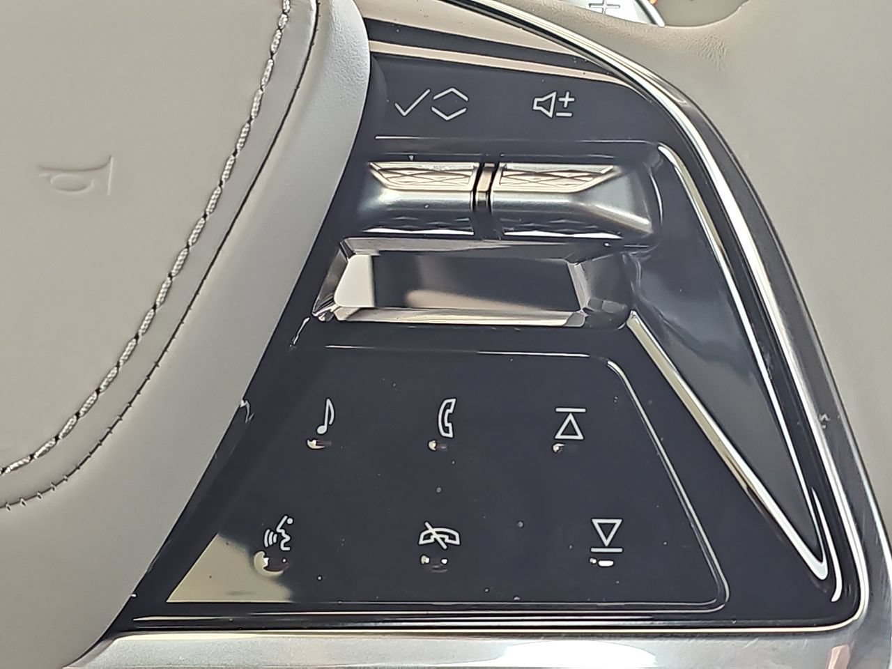 2026 Cadillac Escalade Platinum Sport - Photo 19