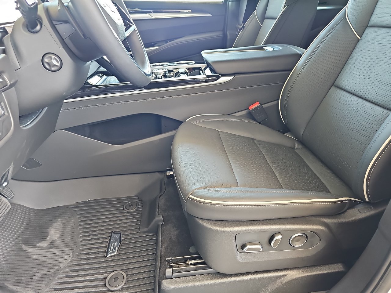2026 Cadillac Escalade Sport - Photo 15