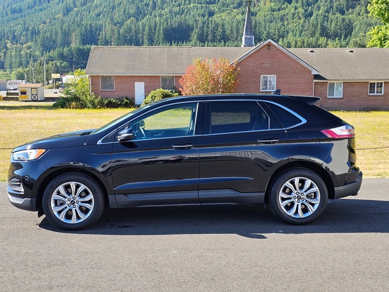 2024 Ford Edge Titanium's photo