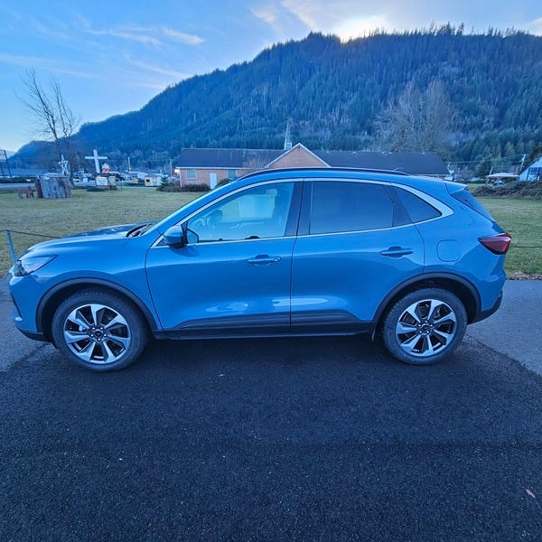 2024 Ford Escape Platinum's photo