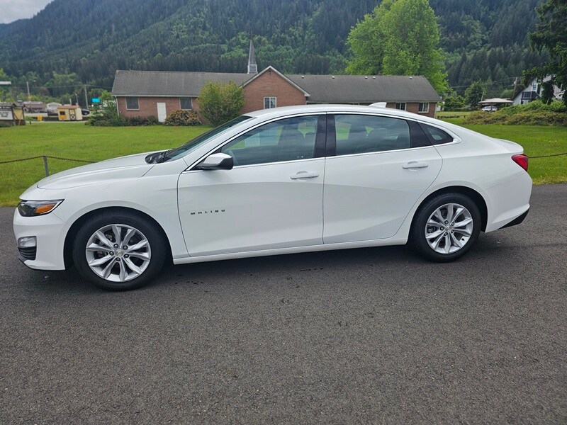 2023 Chevrolet Malibu 1LT photo 2