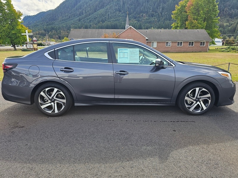 2022 Subaru Legacy Limited's photo