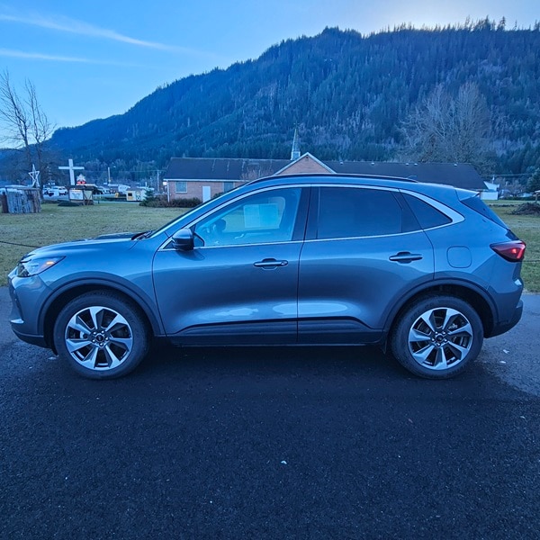 2024 Ford Escape Platinum's photo