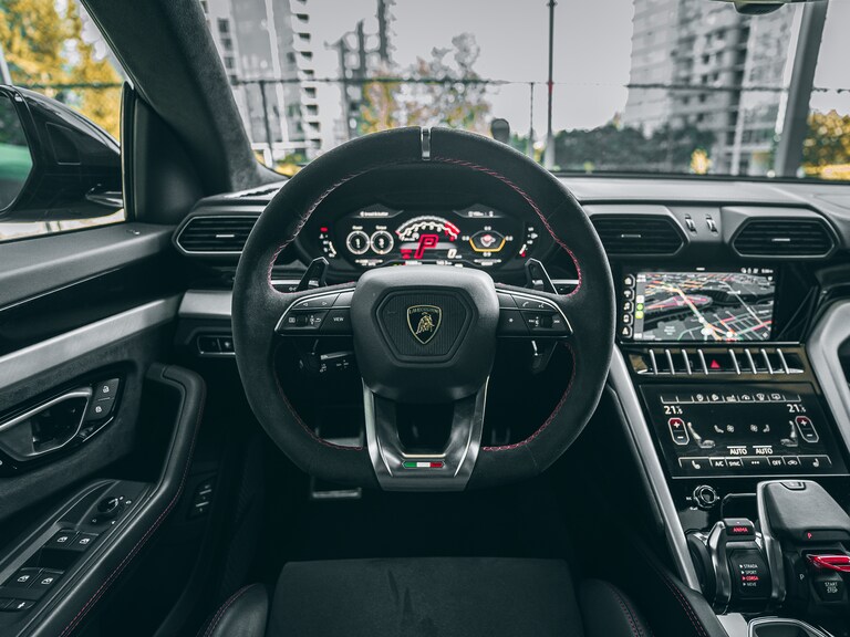 2020 Lamborghini Urus full