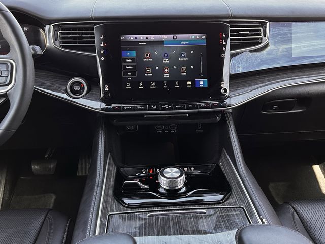 Used 2022 Diamond Black Crystal Pearlcoat Jeep Series II image 15