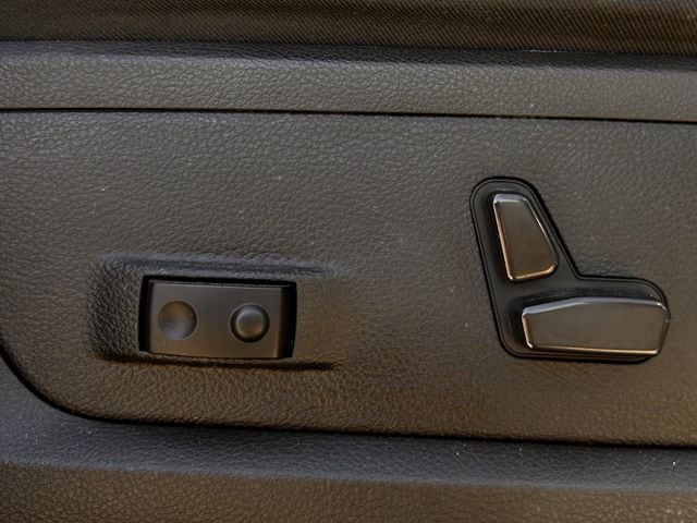 Used 2024 Granite Crystal Metallic Clearcoat Ram Laramie image 32